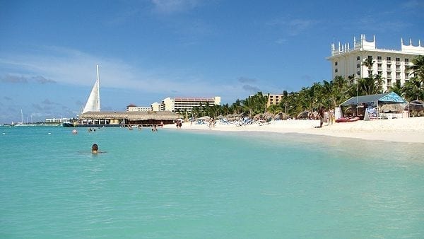 600px-Aruba_Palm_Beach
